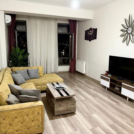Apartment In Tbilisi “Green Budapest “ Ngoại thất bức ảnh