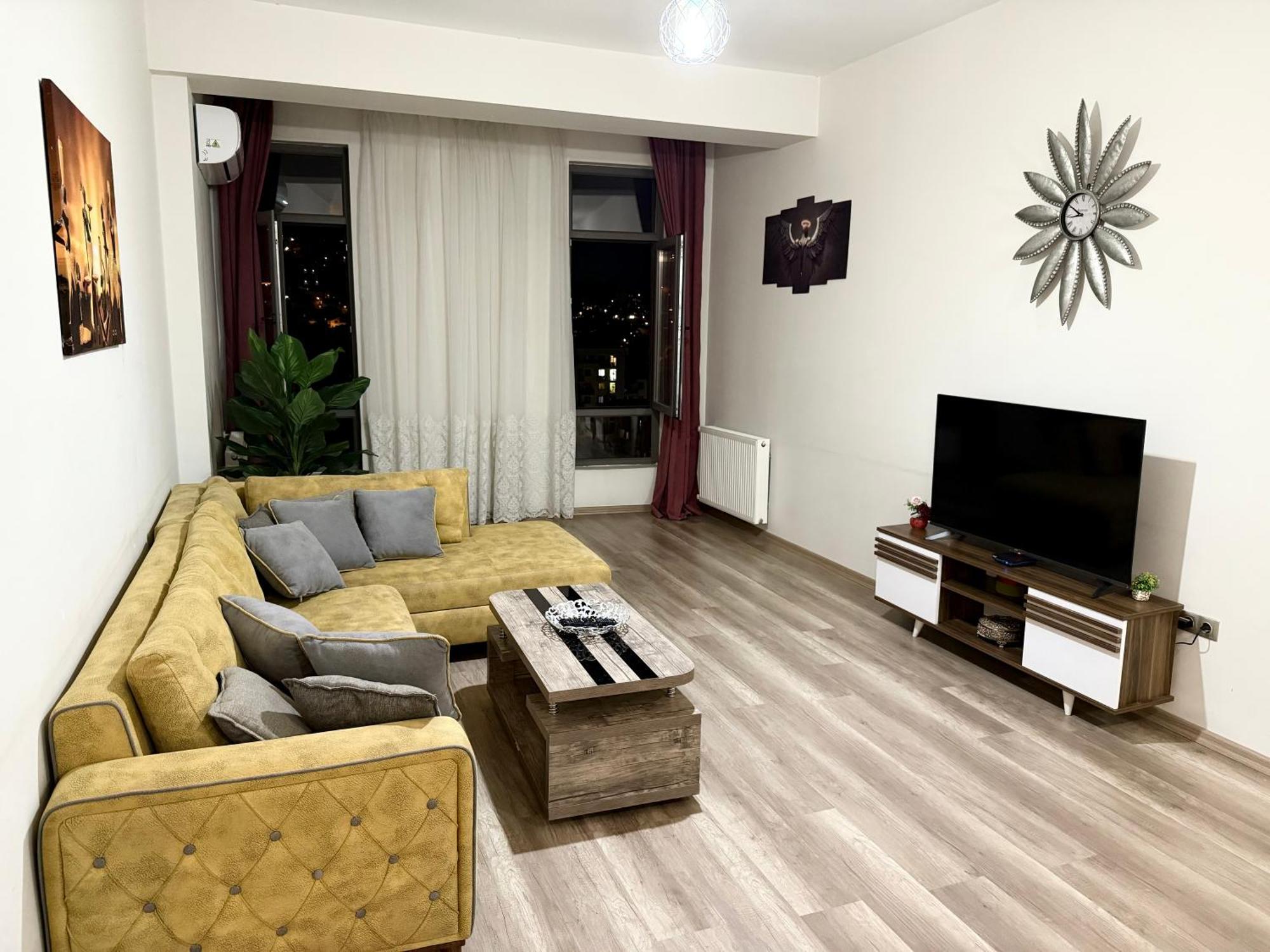 Apartment In Tbilisi “Green Budapest “ Ngoại thất bức ảnh