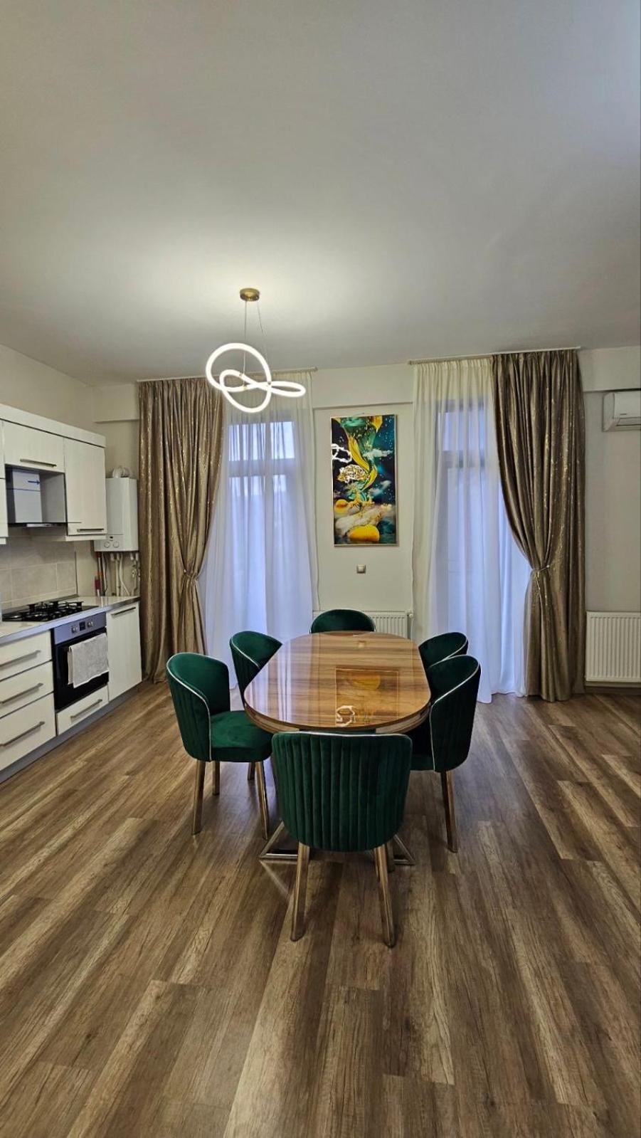 Apartment In Tbilisi “Green Budapest “ Ngoại thất bức ảnh